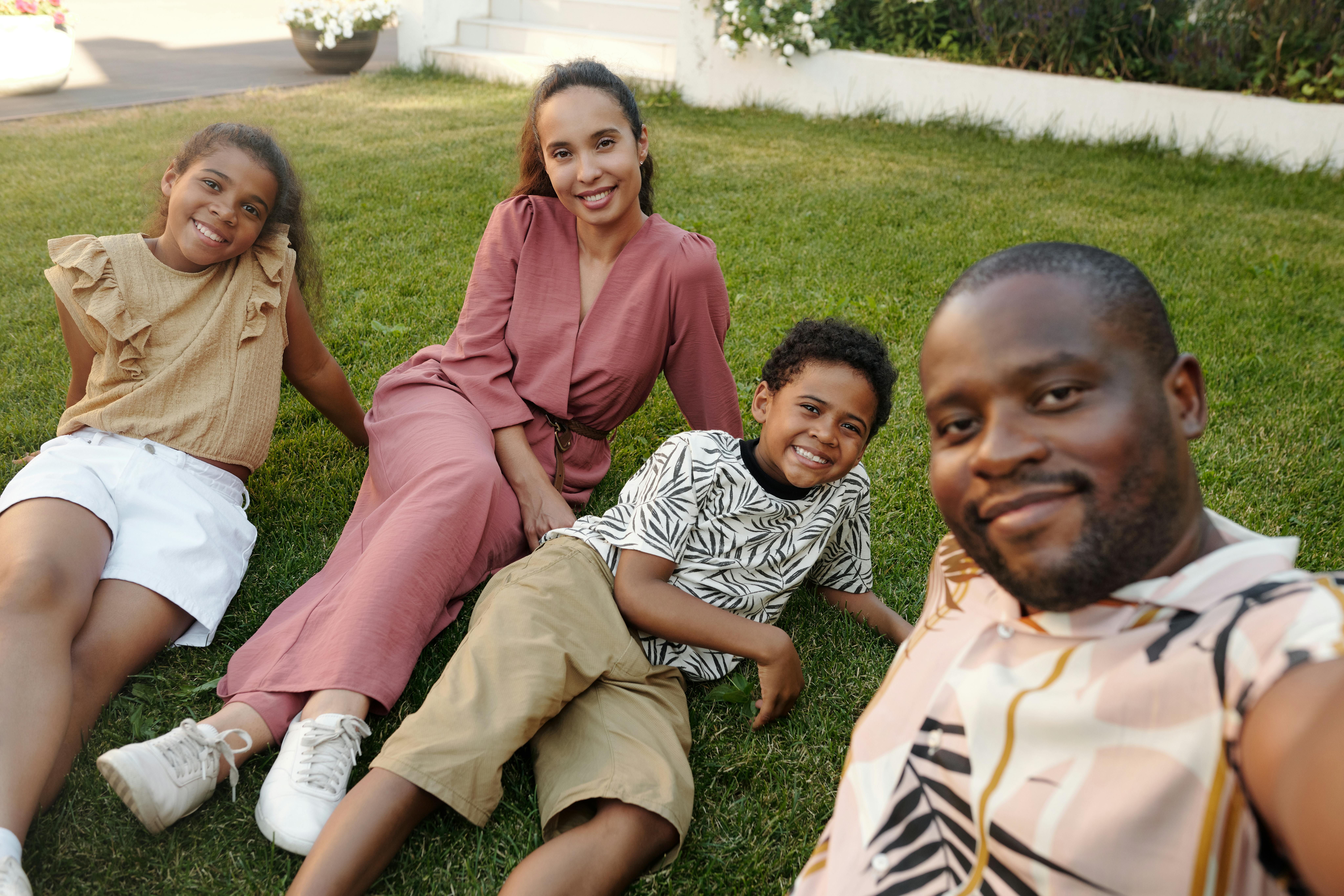 Easing Into Summer: 6 Tips for a Smooth Transition from School to Summer Schedules